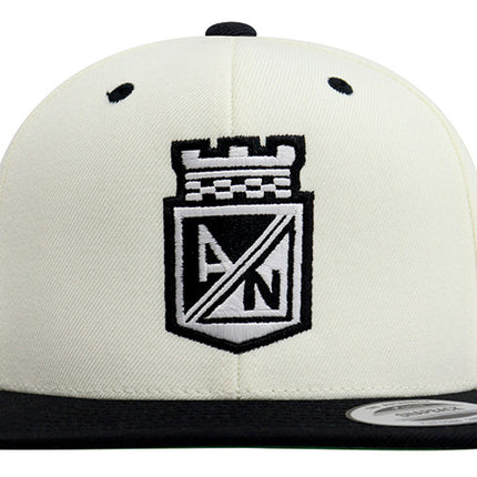 Gorra Atlético Nacional Oficial OHH Nacional Flexfit 6089 MT Beige/Negro
